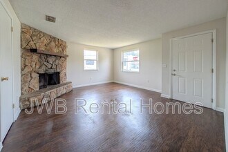 5202 La Ventura Ct E in Jacksonville, FL - Building Photo - Building Photo