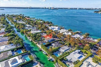 1700 Cleveland Rd in Miami Beach, FL - Building Photo - Building Photo