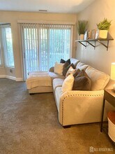 268 Crosspointe Dr in East Brunswick, NJ - Building Photo - Building Photo