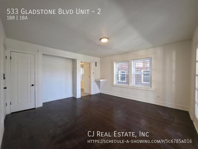 533 Gladstone Blvd in Kansas City, MO - Foto de edificio - Building Photo