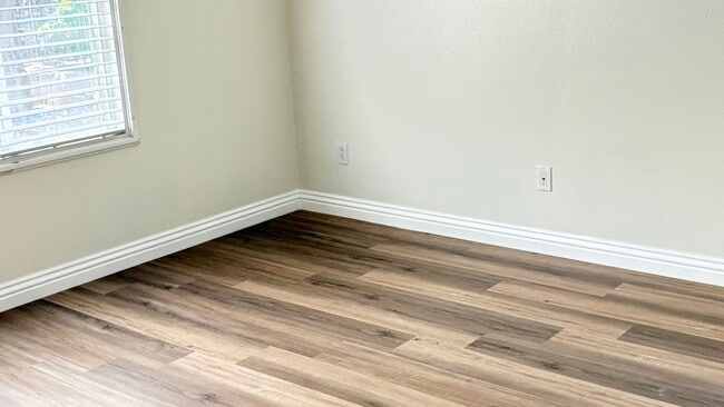 9175 Pinyon Point Ct in Corona, CA - Building Photo - Building Photo