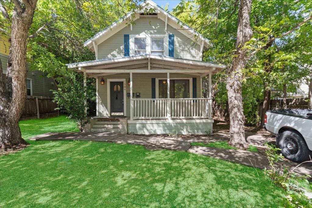 704 Franklin Blvd in Austin, TX - Building Photo