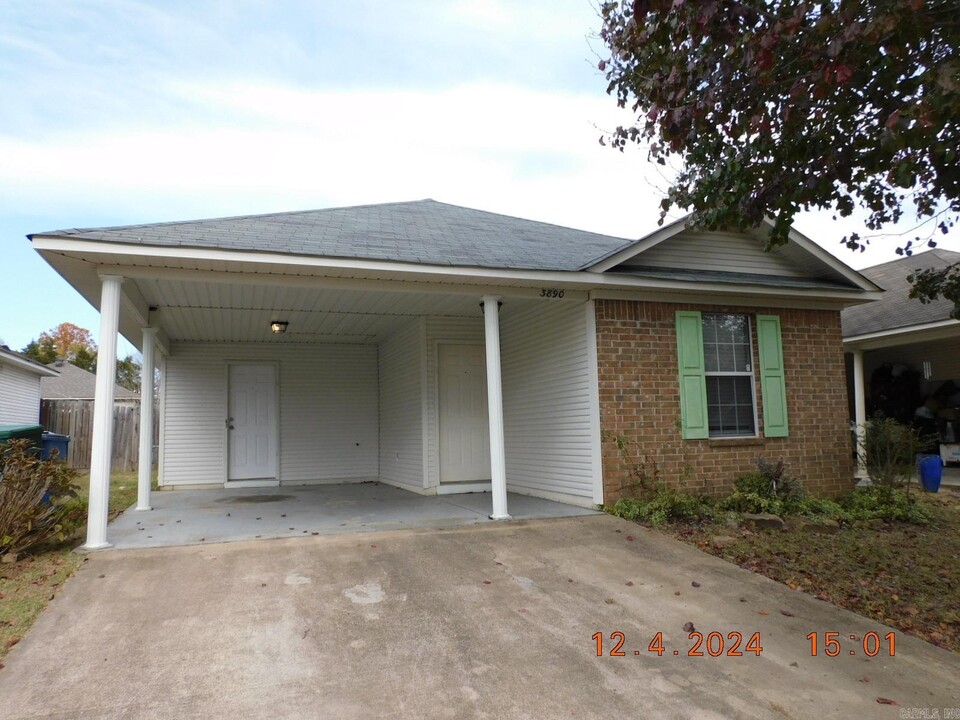 3890 Ledbetter Dr in Conway, AR - Building Photo