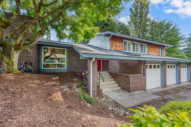 3641 NE 169th St in Lake Forest Park, WA - Building Photo - Building Photo