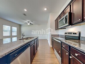 8718 Layalie Way in Gibsonton, FL - Building Photo - Building Photo