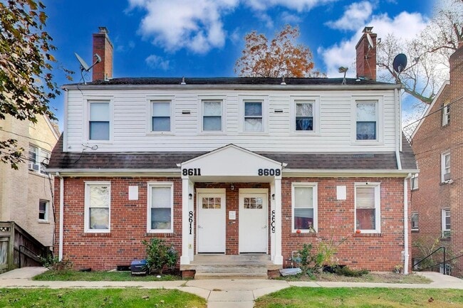 8505 Flower Ave
