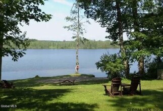 21 Cassidy Dr in Saratoga Springs, NY - Building Photo - Building Photo