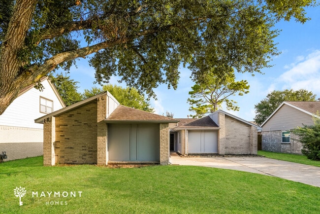 10936 Pinewood Ct