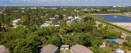 2455 Thomasson Dr in Naples, FL - Building Photo - Building Photo