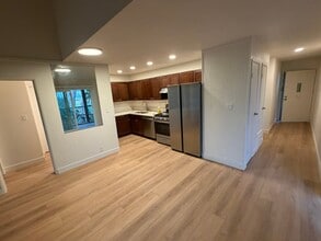 664 Sunfish Way in Port Hueneme, CA - Foto de edificio - Building Photo