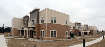 Grand View Townhomes in Grand Chute, WI - Foto de edificio - Building Photo