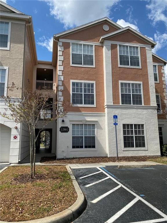 property at 12861 Madison Pointe Cir