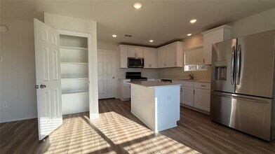 7009 Adderly Rd in Pilot Point, TX - Building Photo - Building Photo