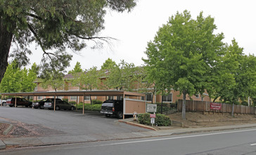 Parkway Place in Vallejo, CA - Building Photo - Building Photo