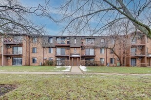 724 Briar Hill Ln in Addison, IL - Building Photo