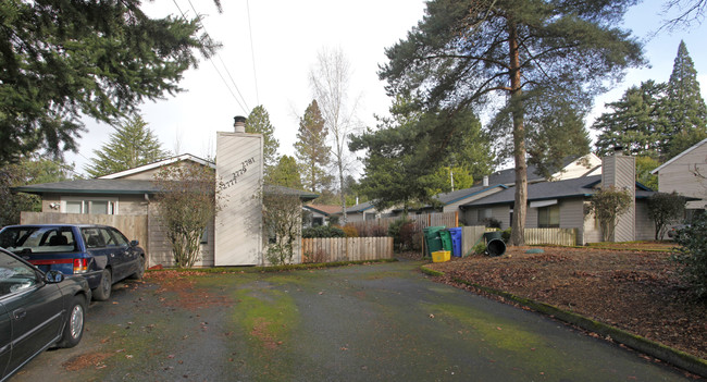 2771-2787 SW Troy St in Portland, OR - Building Photo - Building Photo