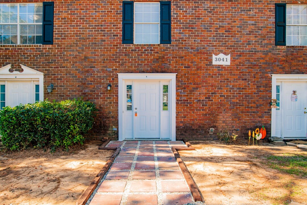 3041 Belle Meade Dr in Pensacola, FL - Foto de edificio