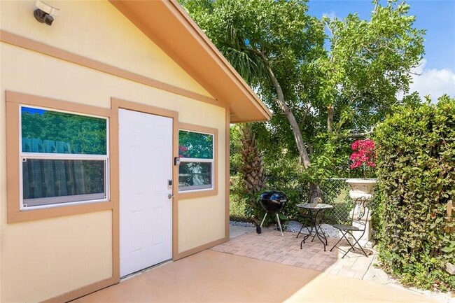 property at 1724 37th St