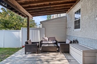 147 East St in Philadelphia, PA - Building Photo - Building Photo