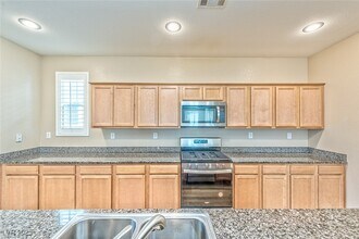 3225 Jevonda Ave in Henderson, NV - Building Photo - Building Photo