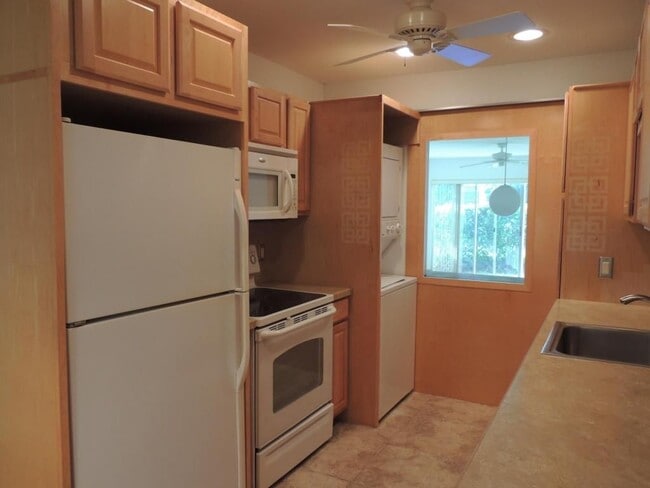 2381 Papaya Dr in Delray Beach, FL - Building Photo - Building Photo