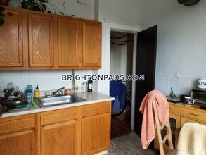 1800 Commonwealth Ave in Boston, MA - Building Photo - Building Photo