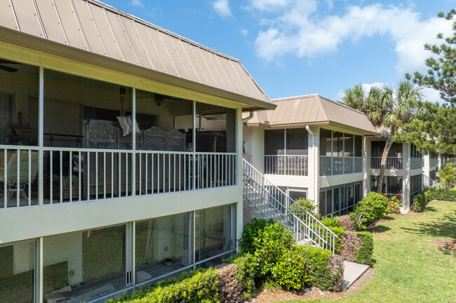 Royal Bay Villas in Naples, FL - Foto de edificio - Building Photo