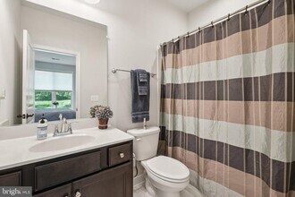 12258 Sessile Commons in Fairfax, VA - Building Photo - Building Photo