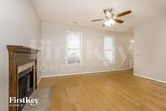 6303 Cardinal Wood Dr in Greensboro, NC - Foto de edificio - Building Photo