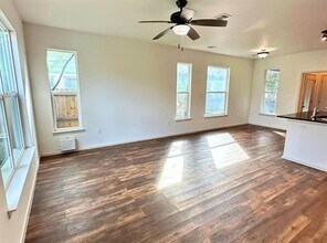 713 N Wood St in Denton, TX - Building Photo - Building Photo