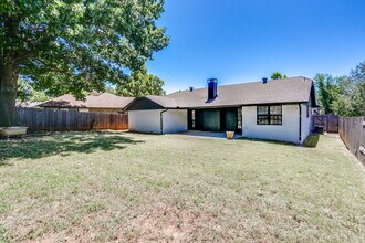 1521 E Main St in Moore, OK - Building Photo - Building Photo