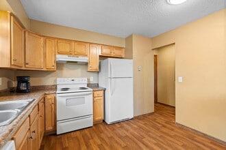 16953 Garcia Way W, Unit 1 in Rosemount, MN - Building Photo - Building Photo