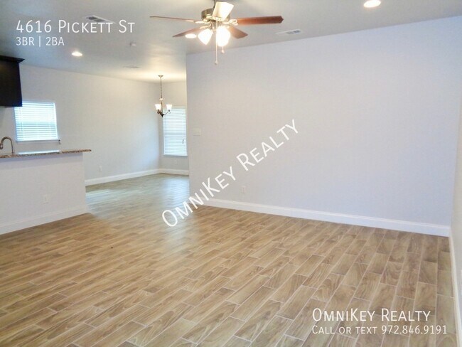 4616 Pickett St photo'