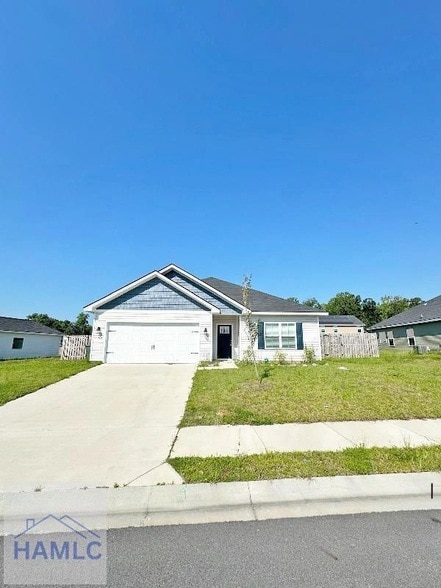 158 Stout Ln in Hinesville, GA - Foto de edificio - Building Photo