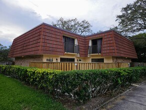 2620 6th Ct in Palm Harbor, FL - Foto de edificio - Building Photo