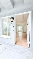 (56) The Maisel Manor in Beverly Hills, CA - Building Photo