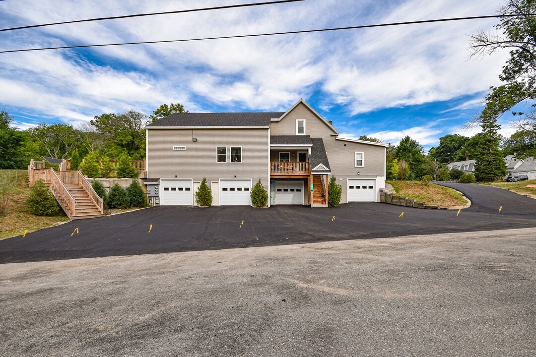 460 White Mountain Hwy in Milton, NH - Foto de edificio