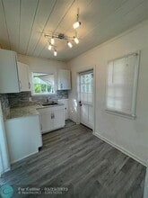 104 NE 4th Ave in Delray Beach, FL - Building Photo - Building Photo