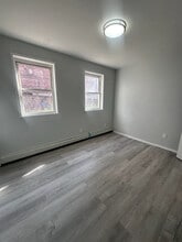 324 Hope Ave in Clifton, NJ - Building Photo - Building Photo