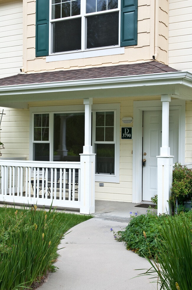 3790 Colorado Ave, Unit D in Boulder, CO - Foto de edificio - Building Photo
