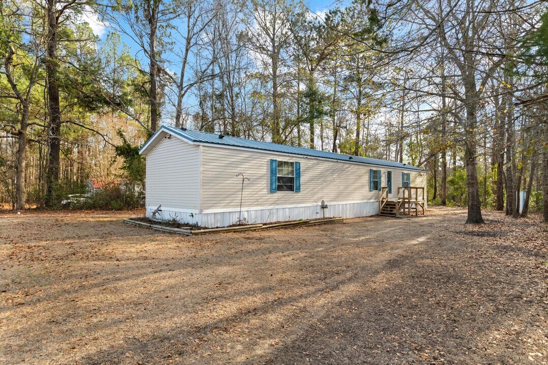680 Bay Harbor Dr in Hampstead, NC - Building Photo