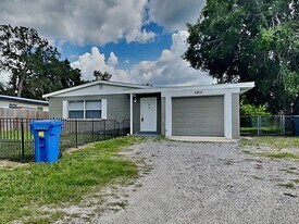 6809 E North Bay St in Tampa, FL - Building Photo
