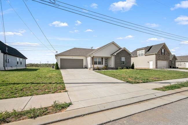 107 Meadowbrook in Shelbyville, TN - Building Photo - Building Photo