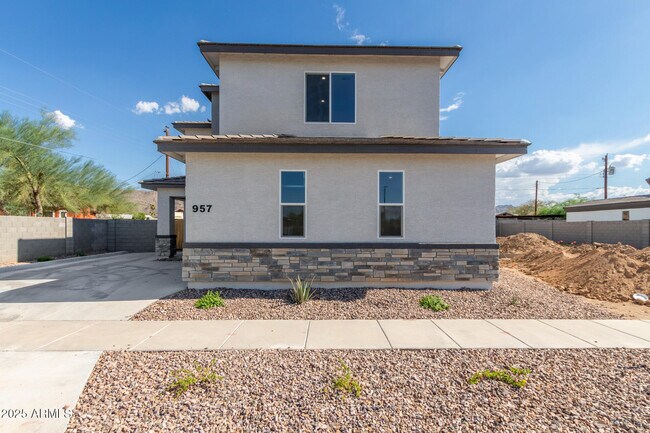957 E Desert Dr in Phoenix, AZ - Building Photo - Building Photo