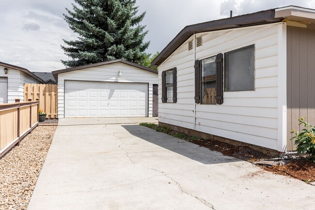 property at 2818 N Joel Rd