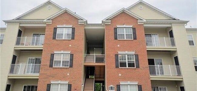 933 Del Negro Ct, Unit Traditions in South Plainfield, NJ - Building Photo - Building Photo