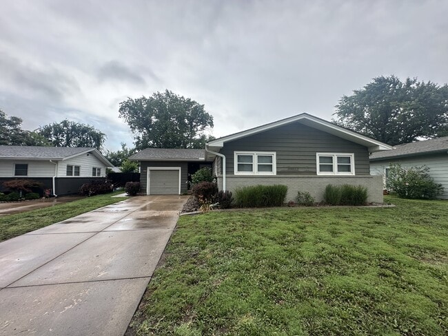property at 1212 W Fultz St