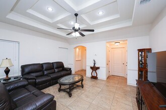 2306 Leo Reyes Ct in Laredo, TX - Building Photo - Building Photo