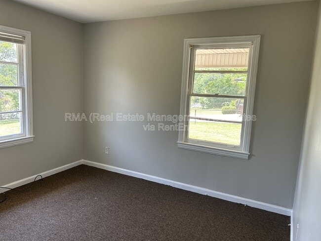 413 Springview Dr in Griffin, GA - Foto de edificio - Building Photo