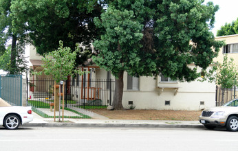 308 E Verdugo Ave in Burbank, CA - Building Photo - Building Photo